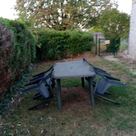 895 Alexis Jaubert Apartment Saint-Pantaleon-de-Larche Luaran gambar