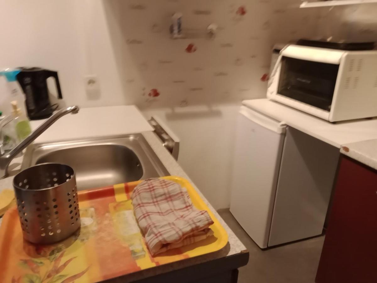 895 Alexis Jaubert Apartment Saint-Pantaleon-de-Larche Luaran gambar