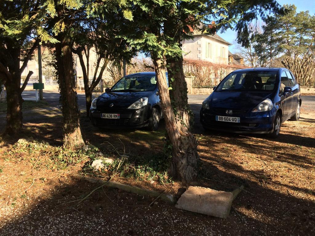 895 Alexis Jaubert Apartment Saint-Pantaleon-de-Larche Luaran gambar