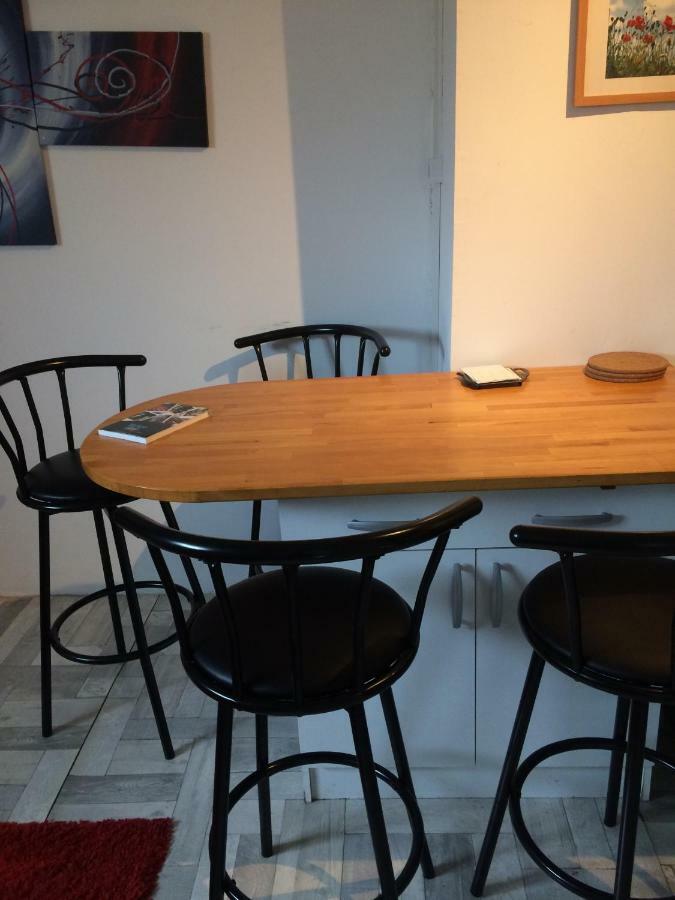 895 Alexis Jaubert Apartment Saint-Pantaleon-de-Larche Luaran gambar